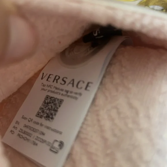 (𝐒𝐎𝐋𝐃)🥂𝐇𝐏!🥂Versace MEDUSA AMPLIFIED PRINT Slippers NWT - Picture 8 of 14